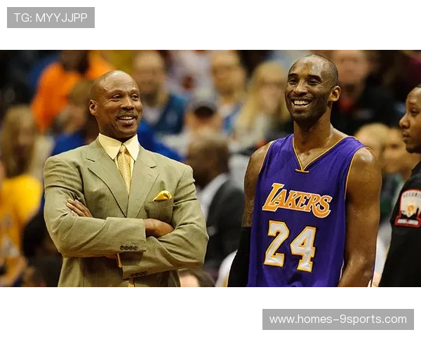 开拓者斯科特·亨德森突破造犯规